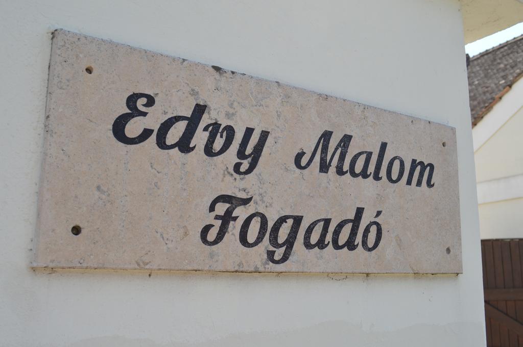 Edvy Malom Fogado Barokk Udvarhaz Papa Ngoại thất bức ảnh